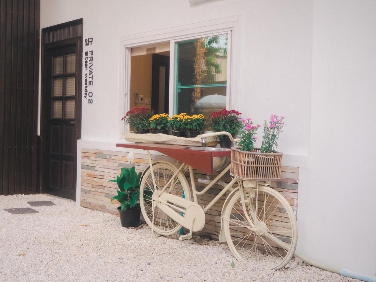 Baan Weekday Private 02 Hotel Чиангмай Екстериор снимка
